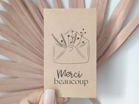 Sachets de graines à semer avec une enveloppe qui s'ouvre avec des fleurs à l'intérieur